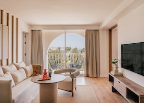 1 bedroom, premium bedding, minibar, in-room safe