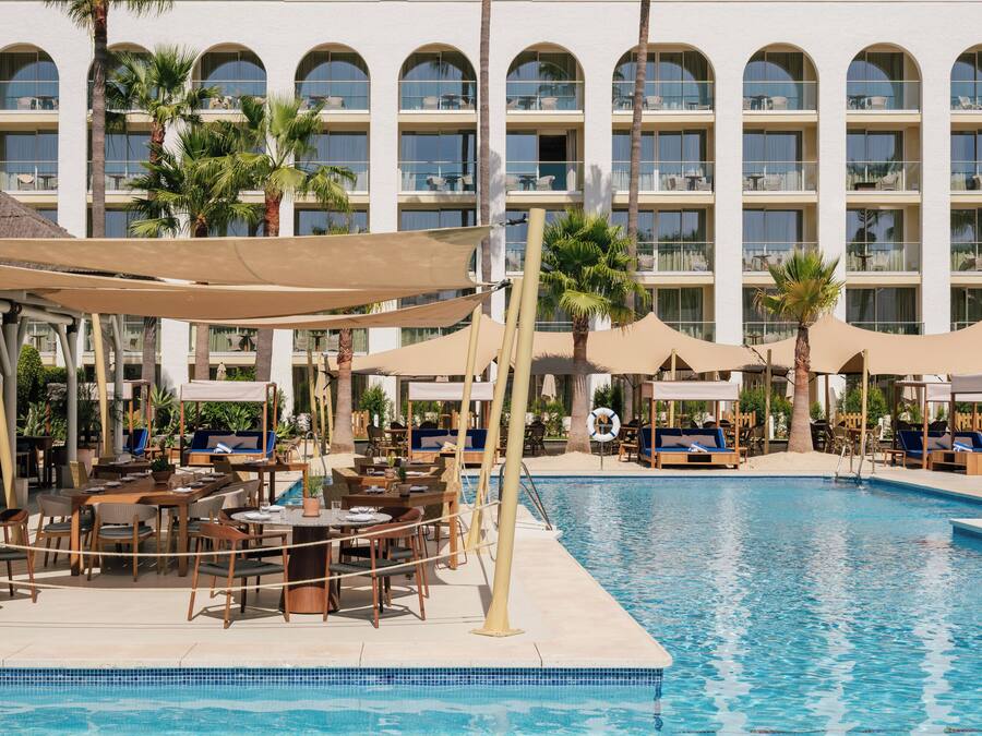 2 outdoor pools, pool umbrellas, sun loungers