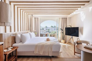 1 bedroom, premium bedding, minibar, in-room safe