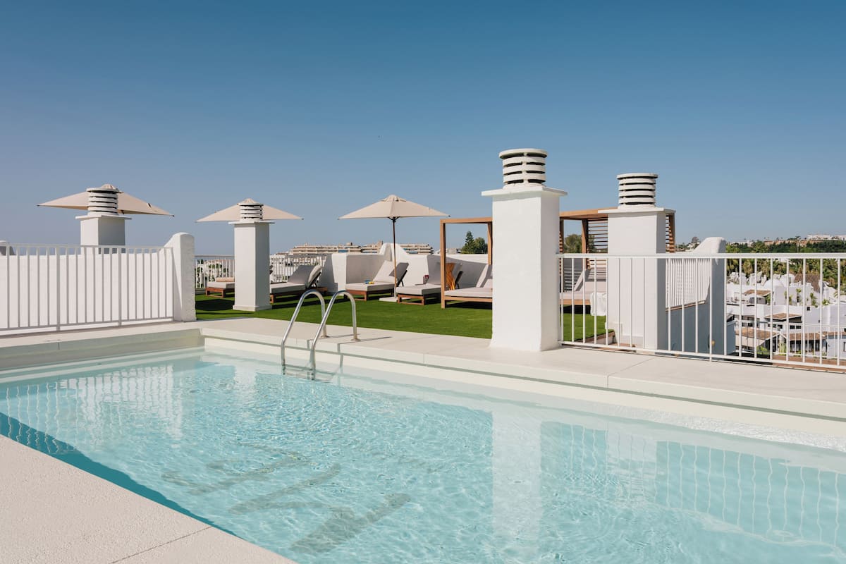 1 bedroom, premium bedding, minibar, in-room safe