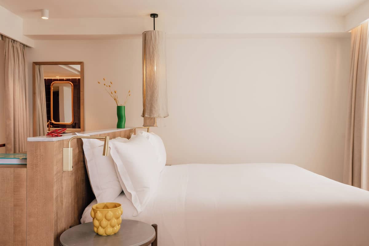 1 bedroom, premium bedding, minibar, in-room safe