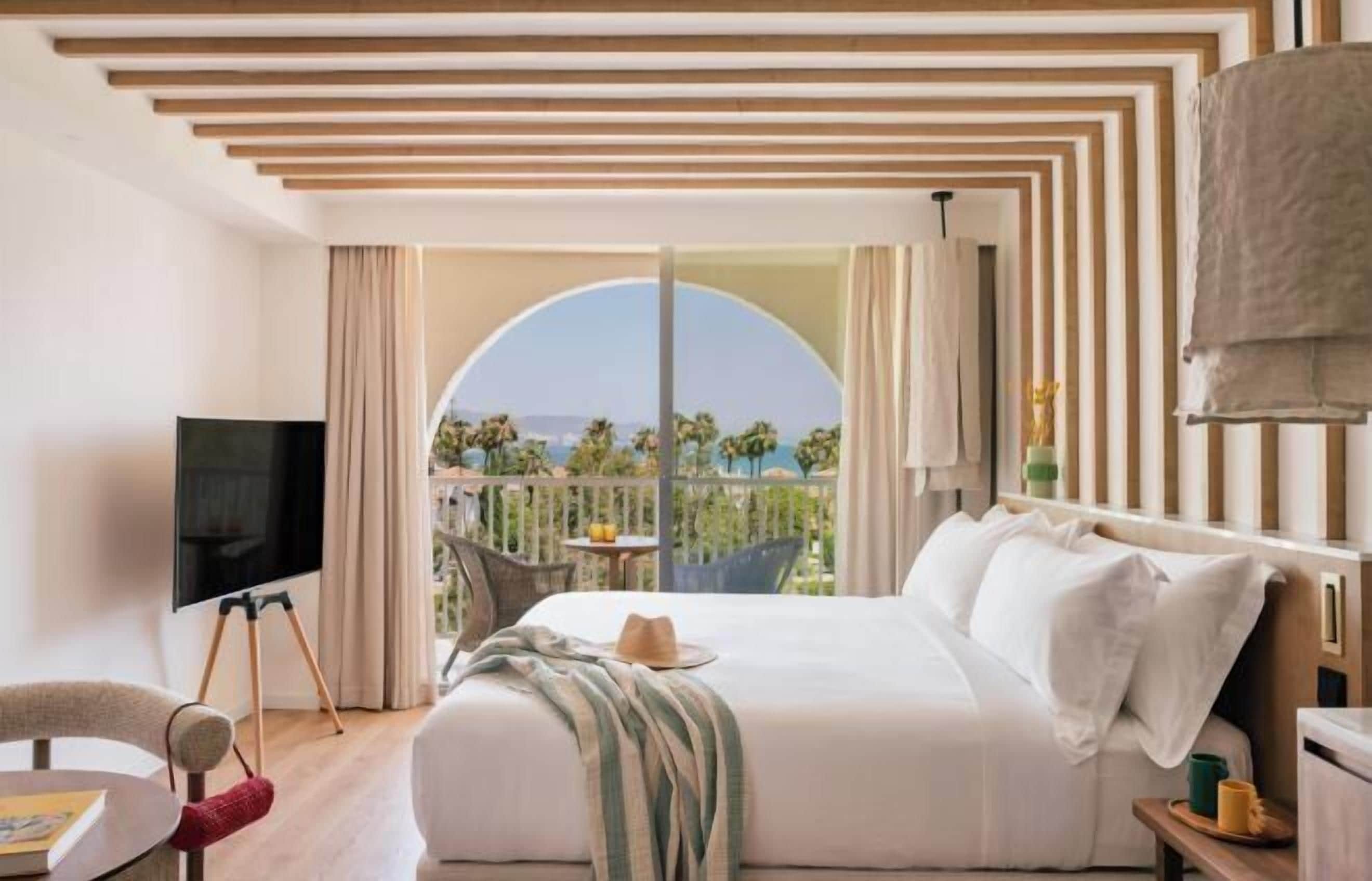 Premium bedding, free WiFi, bed sheets