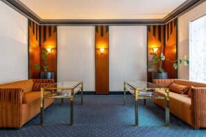 Lobby-Lounge