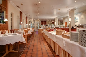 Breakfast area - Centro Hotel Residence (Bonn)