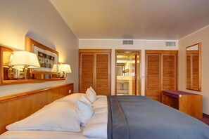 Premium bedding, in-room safe, soundproofing, iron/ironing board