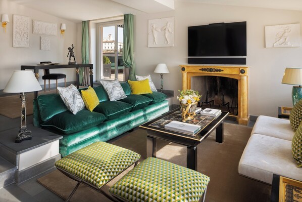 Penthouse Suite | أغطية فراش متميزة وميني بار وخزنة داخل الغرفة وتجهيزات عازلة للصوت