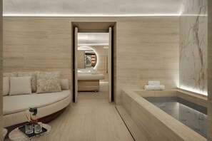 Couples treatment rooms, body treatments, facials, massages