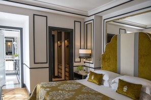 Suite balcony | أغطية فراش متميزة وميني بار وخزنة داخل الغرفة وتجهيزات عازلة للصوت