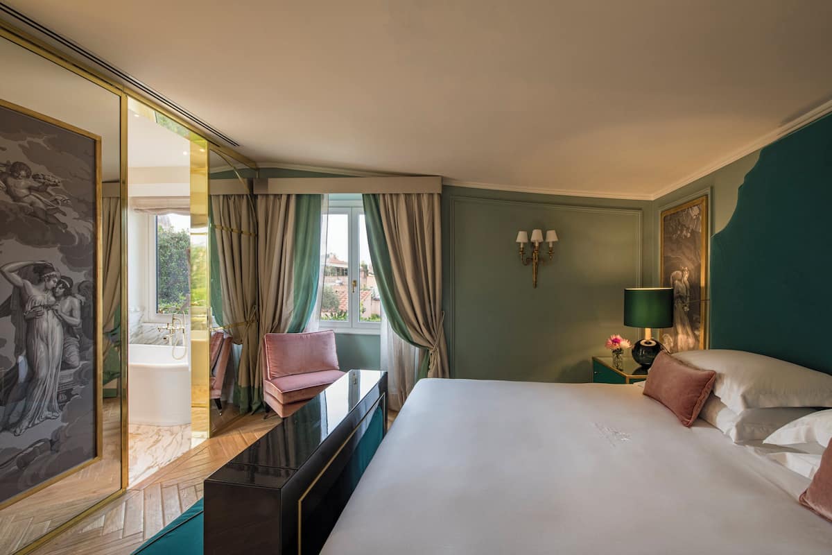 Penthouse Suite | 1 bedroom, premium bedding, minibar, in-room safe