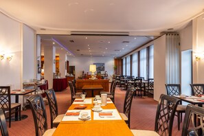 Daily buffet breakfast (EUR 11 per person)