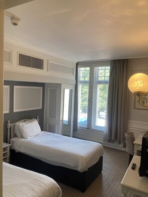 Standard Twin Room | Desk, iron/ironing board, travel crib, free WiFi - The Angel Hotel (Cardiff)