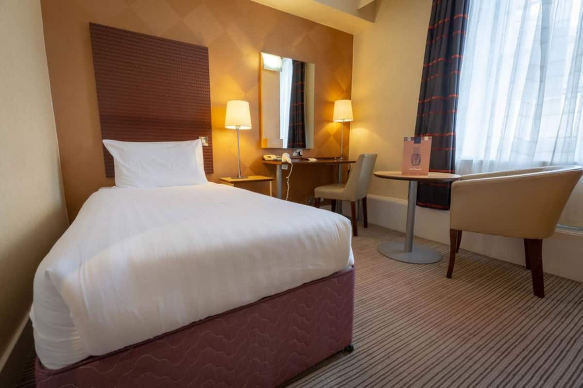 Standard Single Room | Desk, iron/ironing board, travel crib, free WiFi