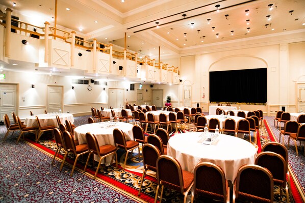 Banquet hall
