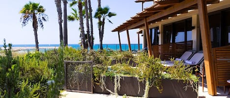 Garden Room with Outdoor tub | Minibar, Zimmersafe, Schreibtisch, Verdunkelungsvorhänge