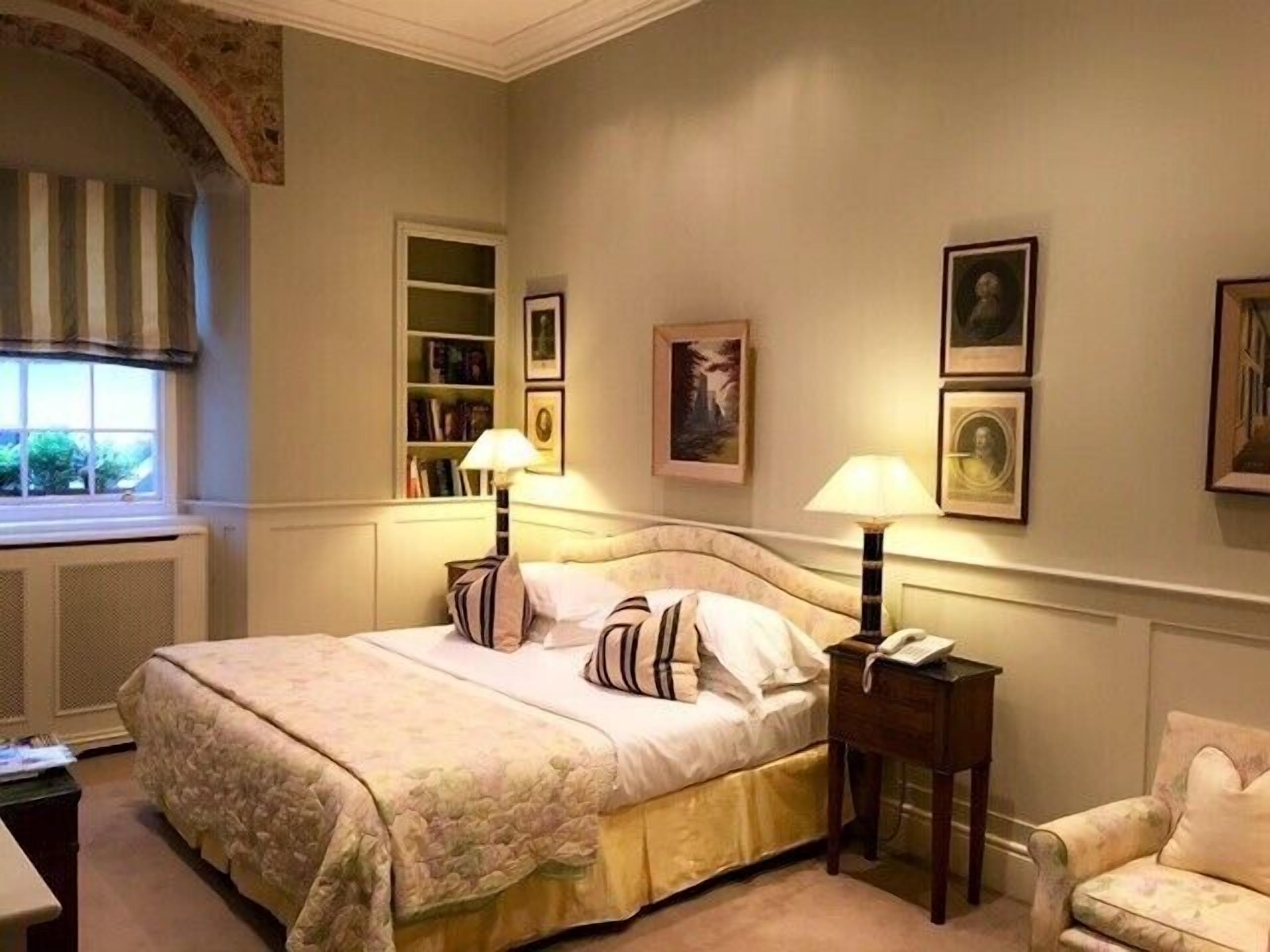 standard room | frette italian sheets, premium bedding, down duvets