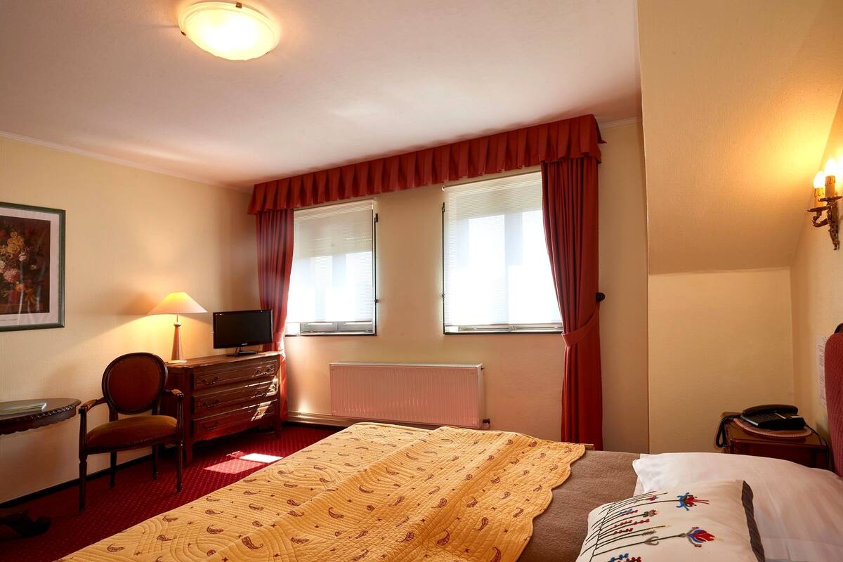 Comfort Double Room | Select Comfort beds, in-room safe, soundproofing, free WiFi