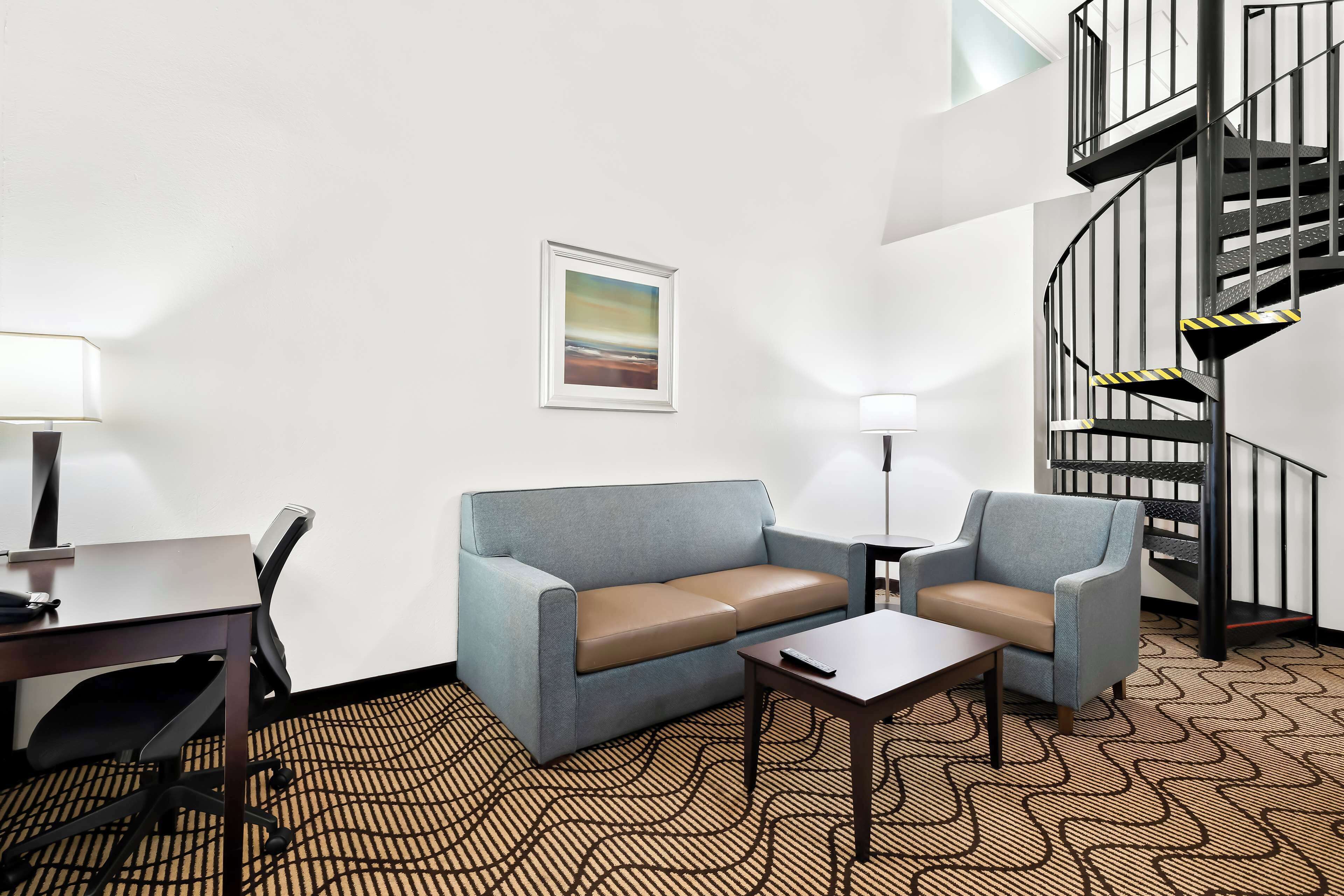 suite, multiple beds, non smoking, balcony (with sofabed) | 1 bedroom, premium bedding, in-room safe, desk