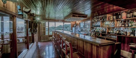 Cocktail bar