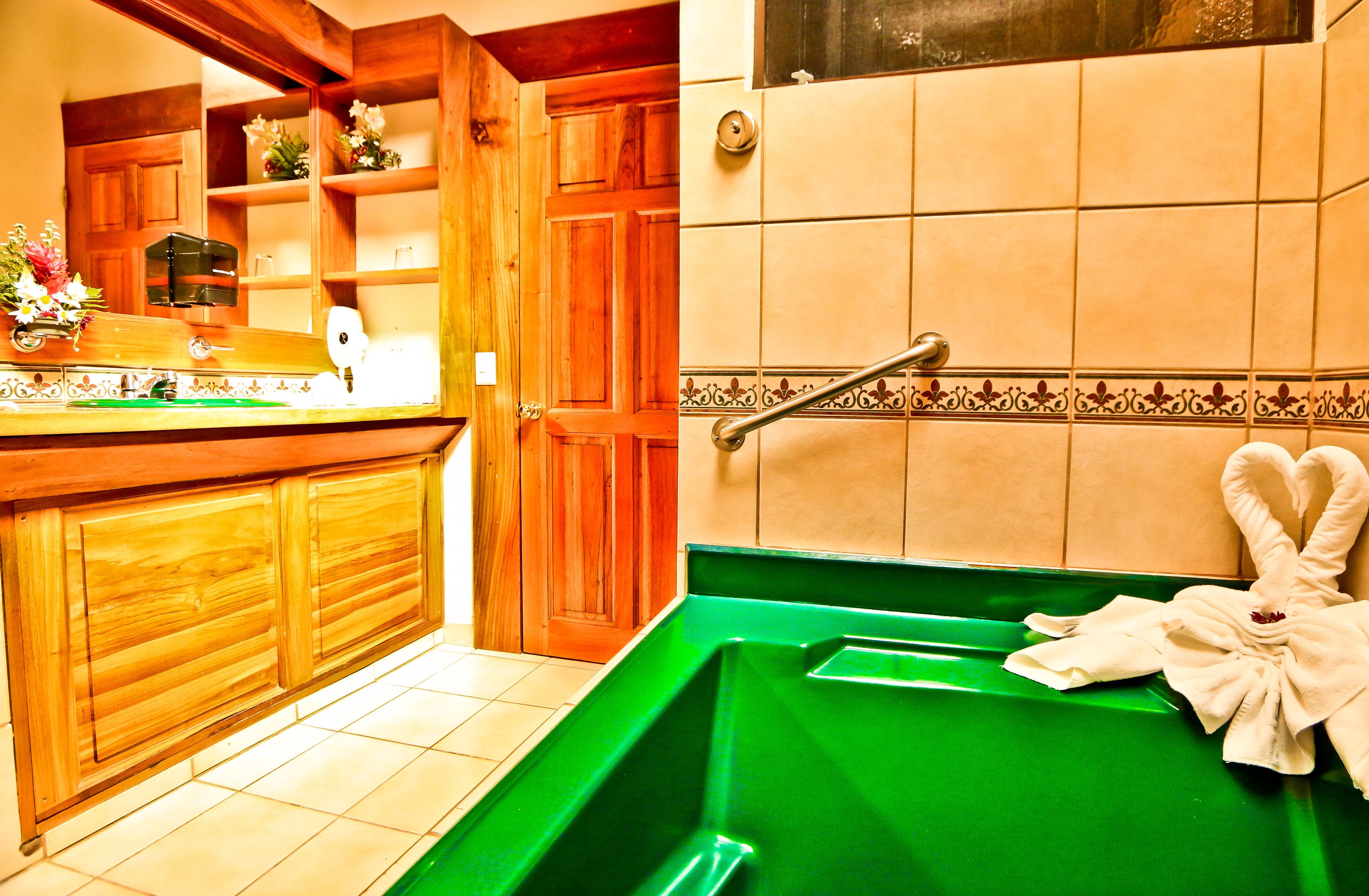 superior double room, 2 double beds, balcony, garden view | jetted bathtub