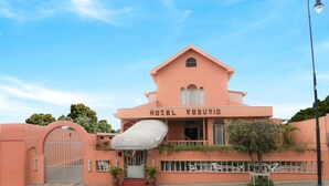 Front of property - Hotel Vesuvio (San José)