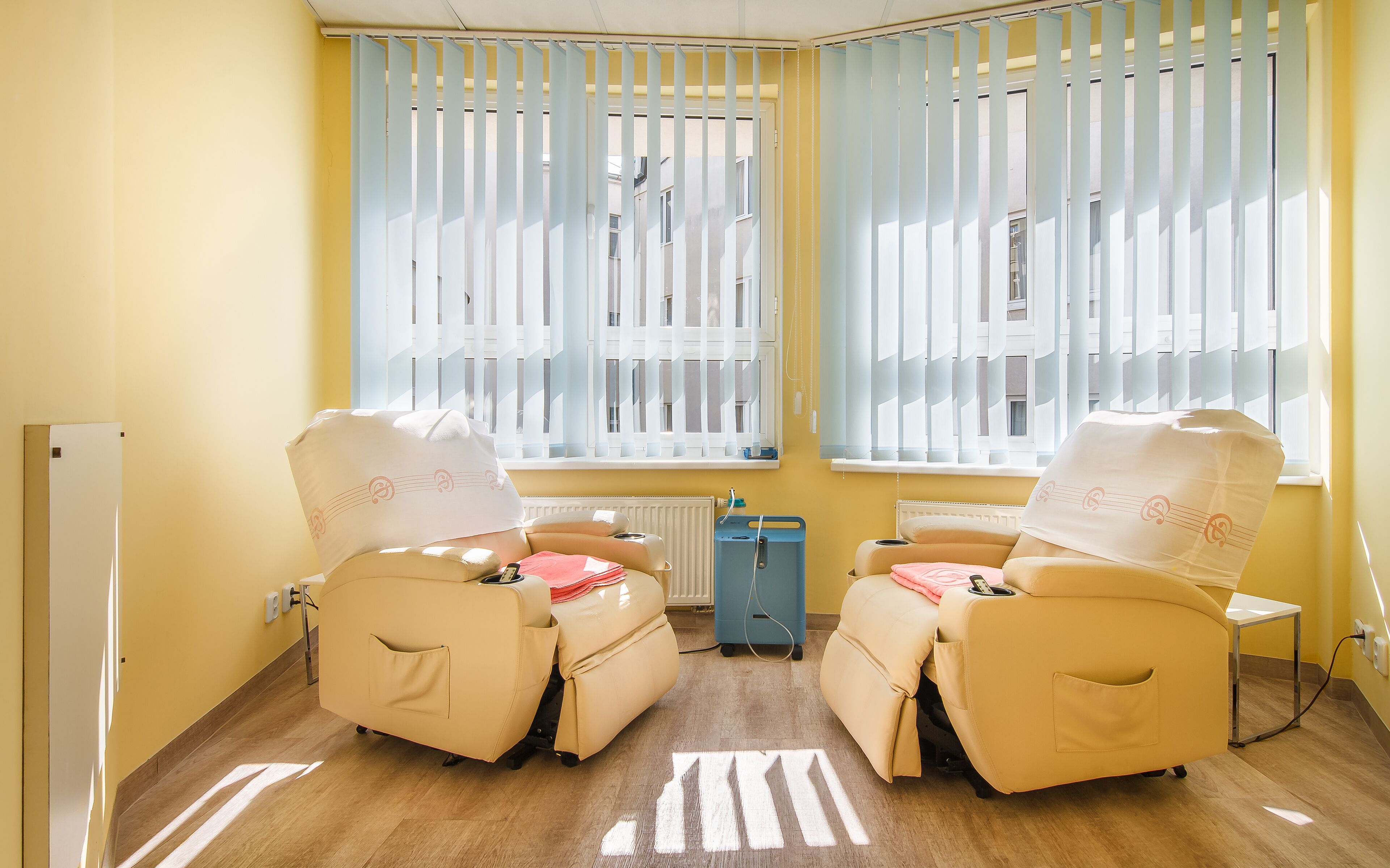 sauna, hot tub, steam room, body treatments, hydrotherapy, aromatherapy