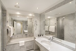 Designer toiletries, hair dryer, bathrobes, slippers - Dvorak Spa & Wellness (Karlovy Vary)