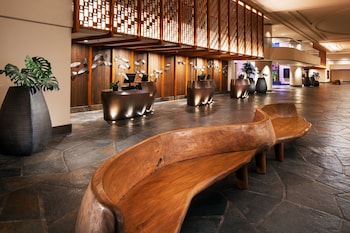 Hotel entrance and lobby at The Westin Hapuna Beach Resort