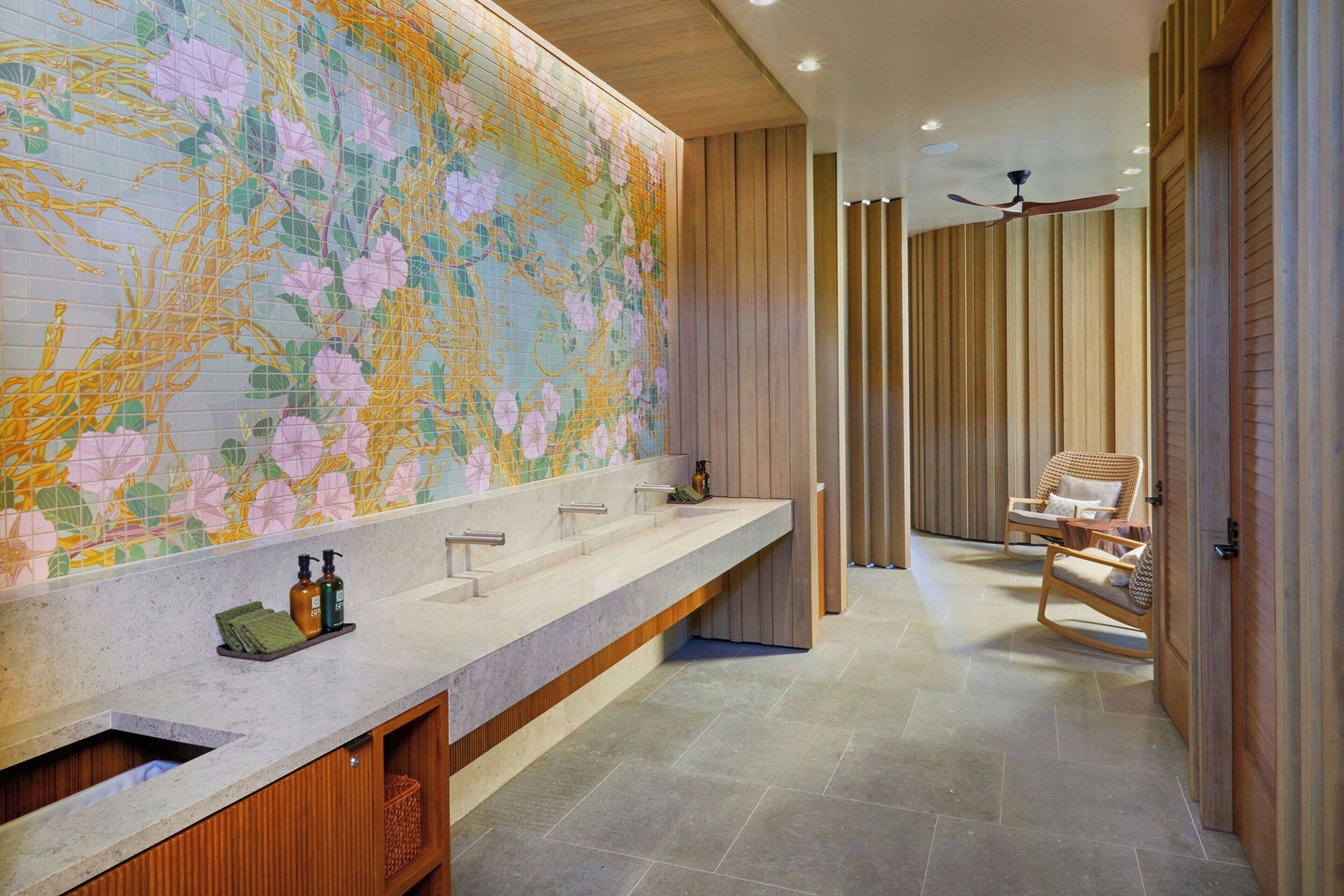 Couples treatment rooms, body treatments, aromatherapy