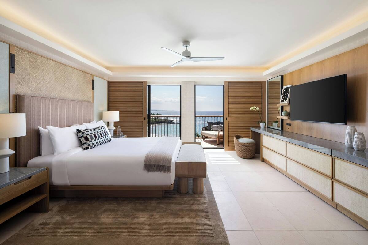 1 bedroom, premium bedding, in-room safe, desk