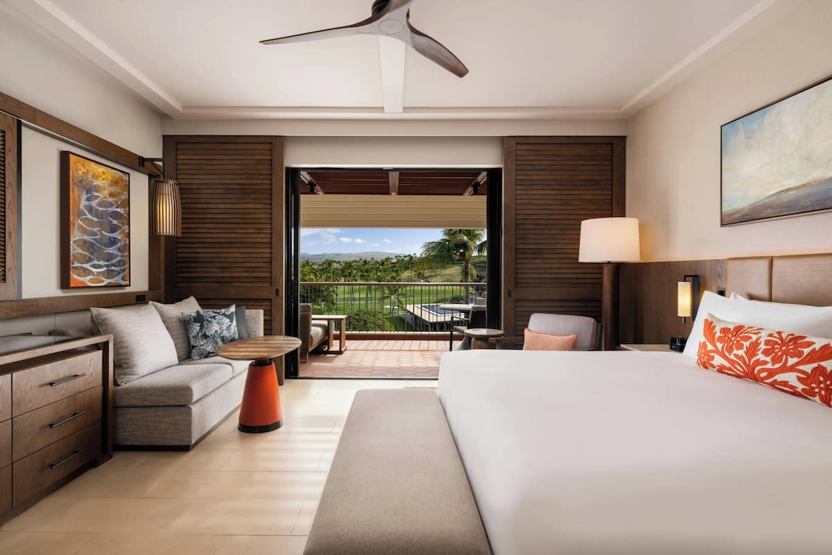 Rom – deluxe, 1 kingsize-seng, utsikt mot golfbane, tårn (Newly Renovated) | Sengetøy av topp kvalitet, safe på rommet og skrivebord