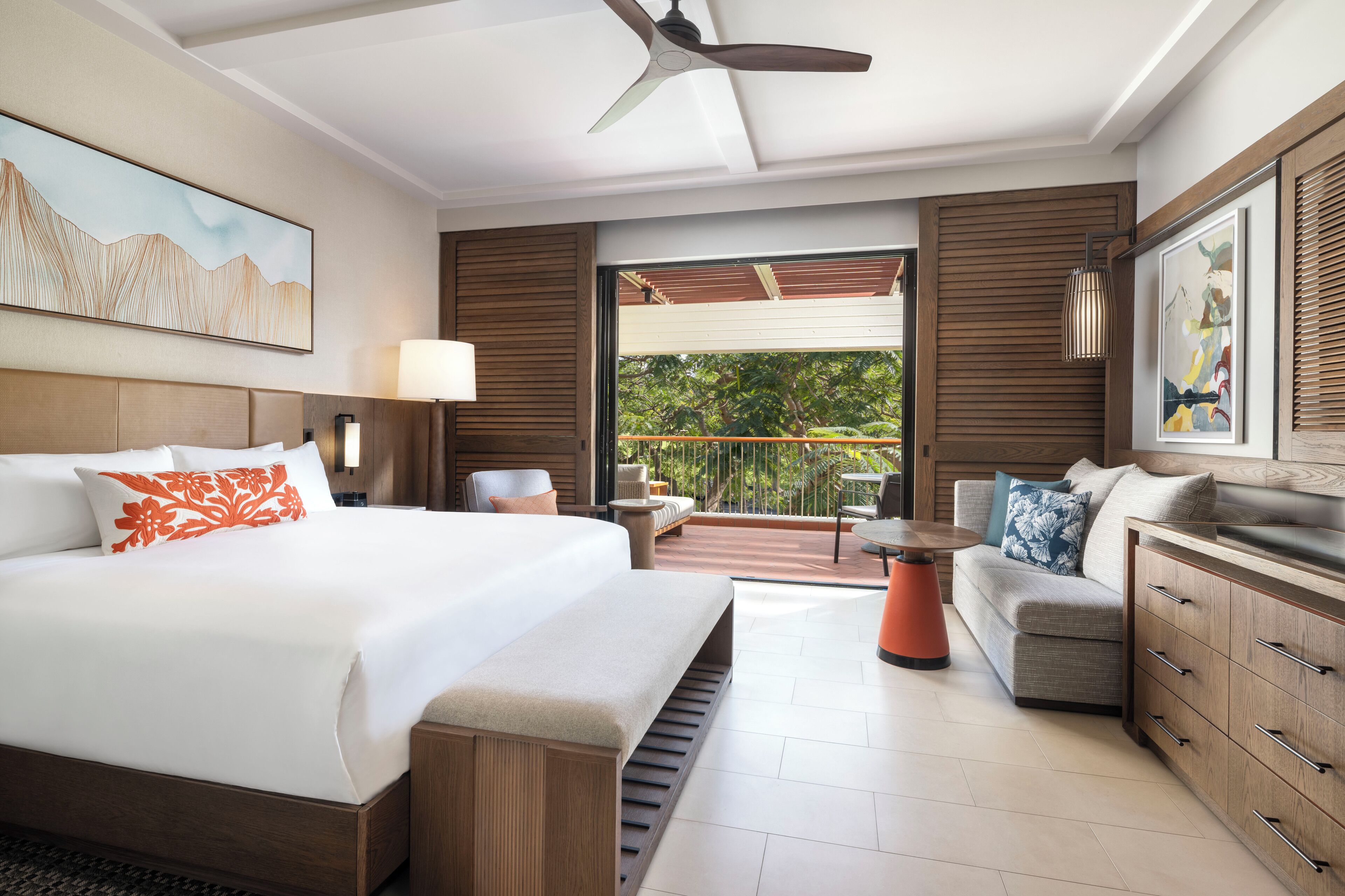 Chambre Deluxe, 1 très grand lit, vue golf, dans la tour (Newly Renovated, +Twin Fold-out chair) | Literie de qualité supérieure, coffres-forts dans les chambres, bureau