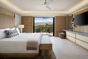 Premium bedding, in-room safe, desk, iron/ironing board - Mauna Kea Beach Hotel, Autograph Collection (Kamuela)