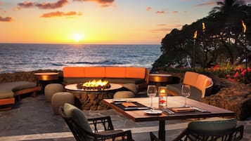 5 restaurants, breakfast, lunch, dinner served; American cuisine