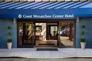 Exterior - Coast Wenatchee Center Hotel (Wenatchee)