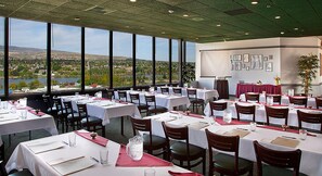 Reception hall - Coast Wenatchee Center Hotel (Wenatchee)