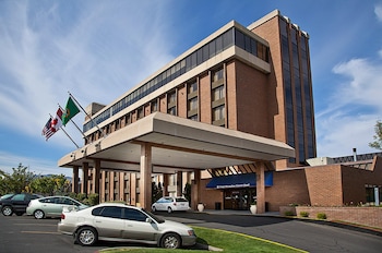 Coast Wenatchee Center Hotel