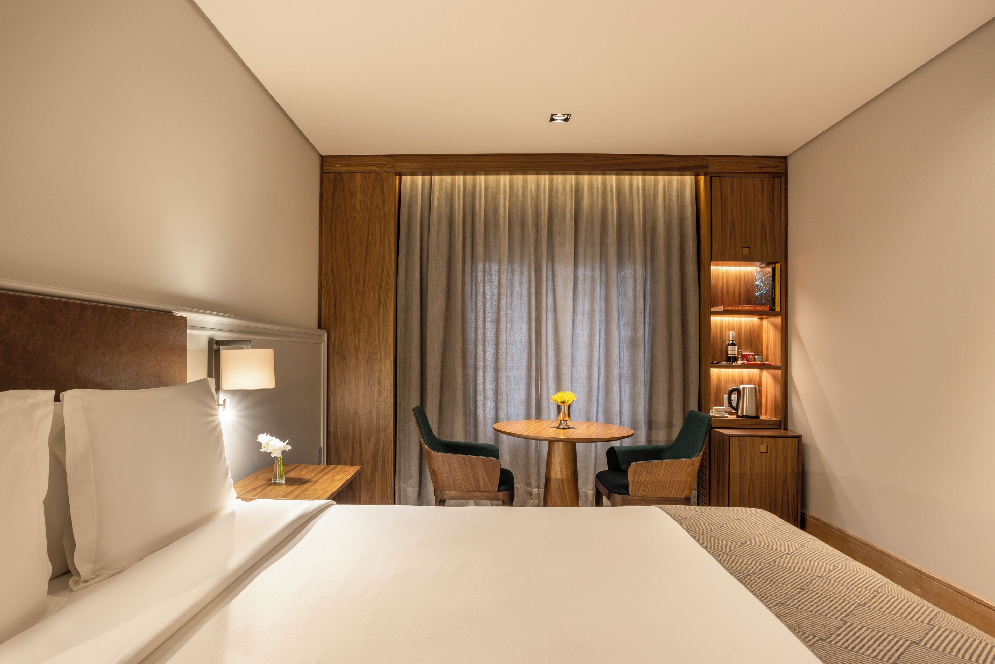 deluxe double room | egyptian cotton sheets, premium bedding, pillow-top beds, minibar