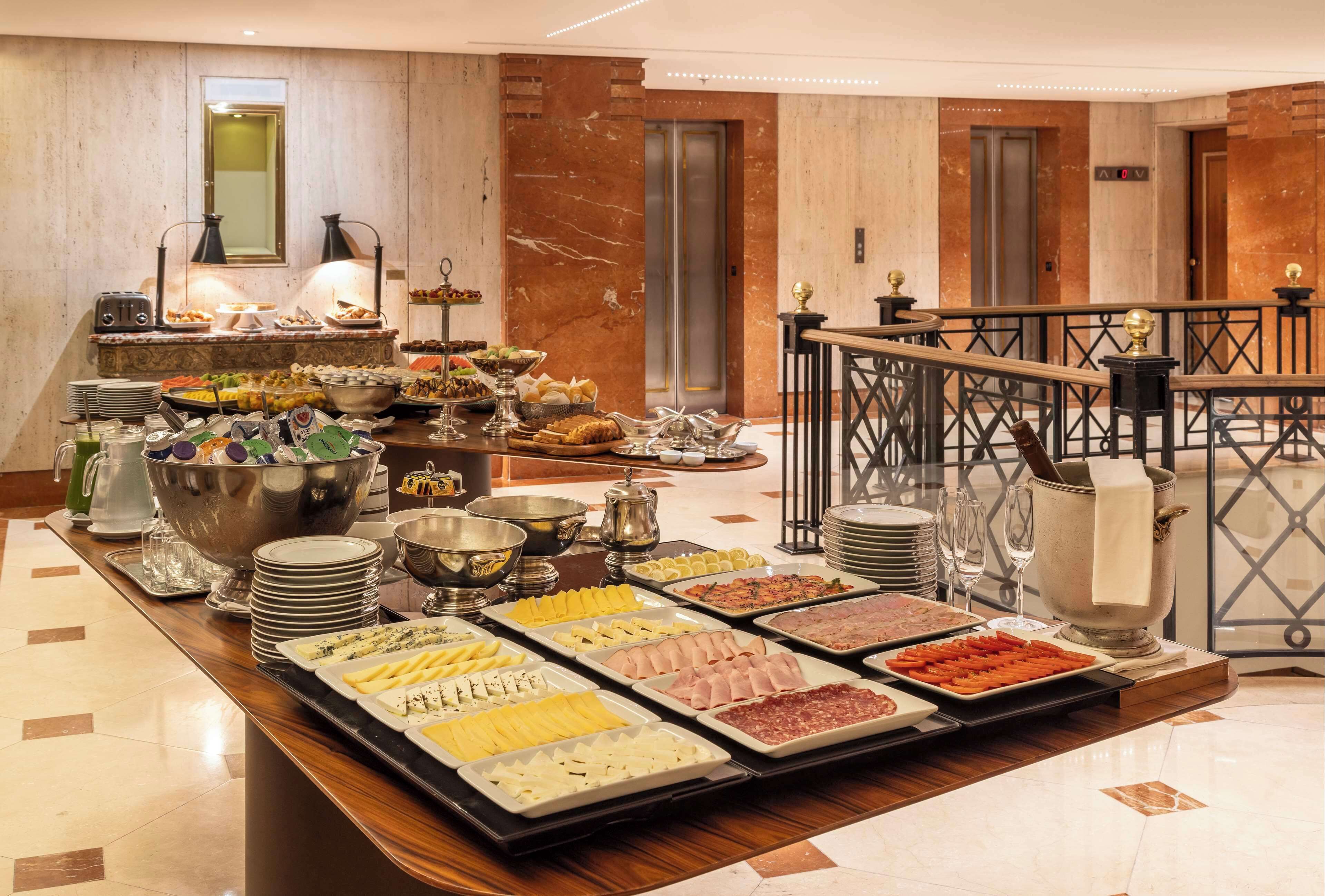 breakfast, lunch, dinner served; local and international cuisine