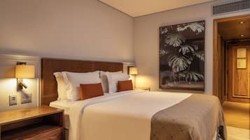 Executive Apartment, Balcony | Egyptian cotton sheets, premium bedding, pillowtop beds, minibar