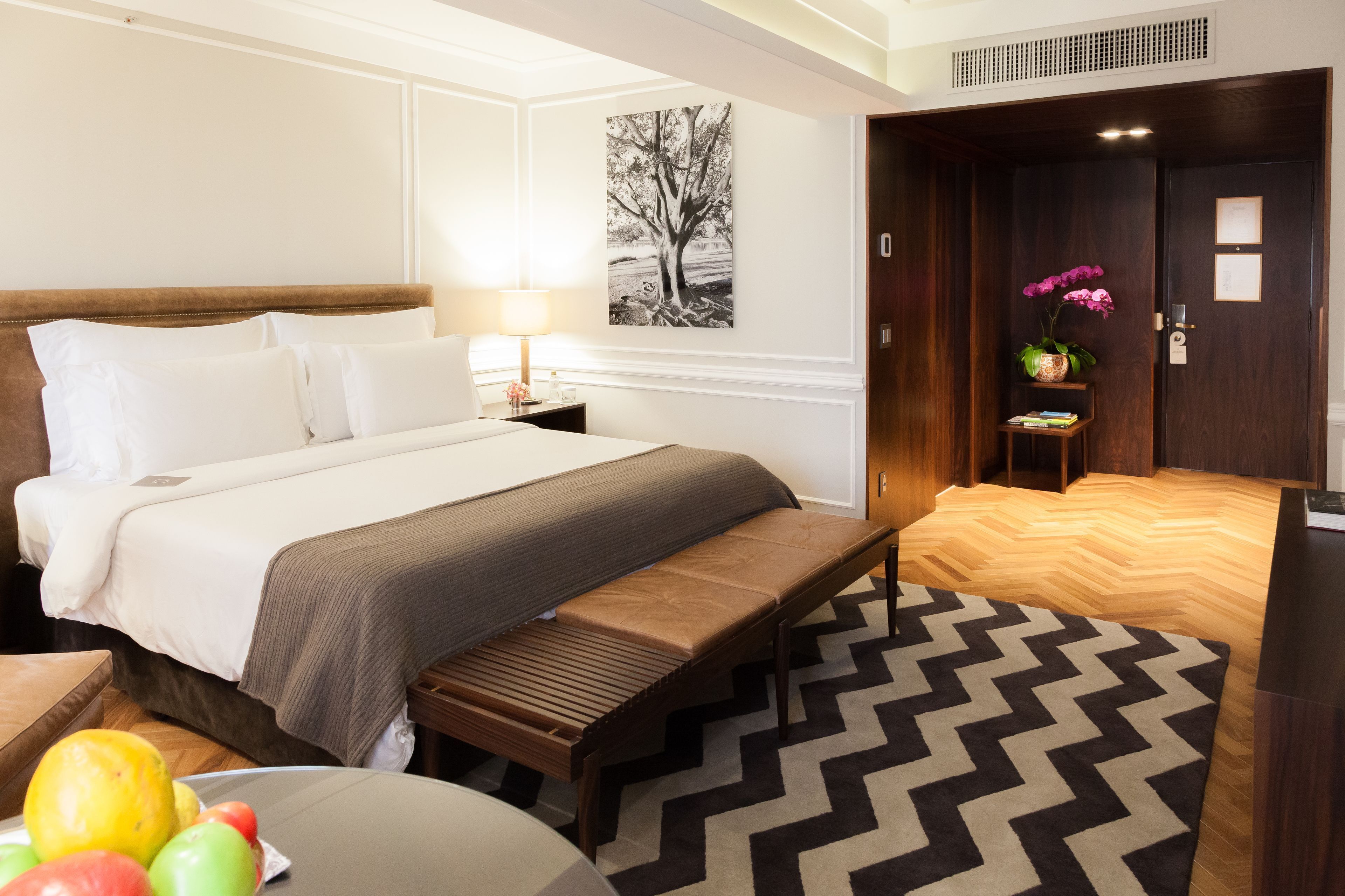 Egyptian cotton sheets, premium bedding, pillow-top beds, minibar