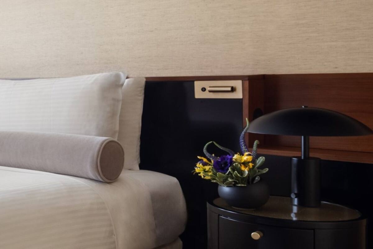 Room Type Selected by Hotel at Check-In | 저자극성 침구, 미니바, 객실 내 금고, 책상