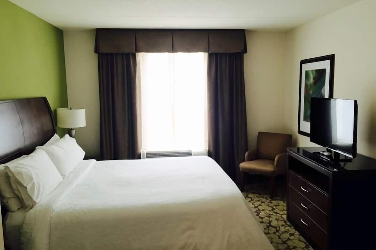 premium bedding, in-room safe, free cots/infant beds, rollaway beds