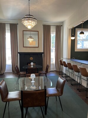 Bar (on property) - The General's Quarters Boutique Hotel (Corinth)