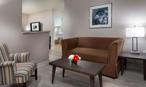 Suite, 1 King Bed (Coast Premium King Mini Suite) | Egyptian cotton sheets, premium bedding, desk, laptop workspace