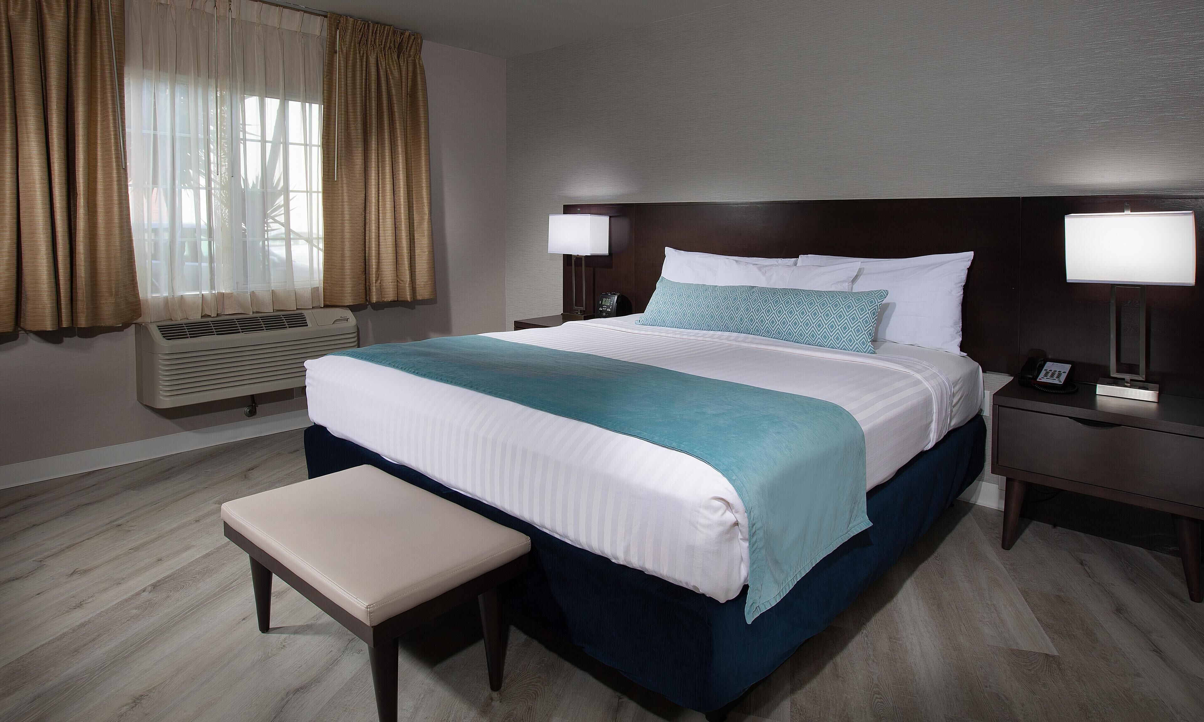 Signature suite (Superior Junior Suite) | Lakens van Egyptisch katoen, luxe beddengoed, een bureau