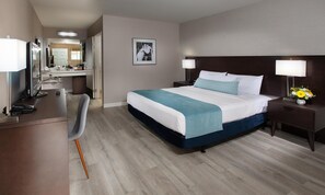 Room, 1 King Bed (Coast King) Accessible | Egyptian cotton sheets, premium bedding, desk, laptop workspace - Safari Inn Burbank/Universal, a Coast Hotel (Burbank)