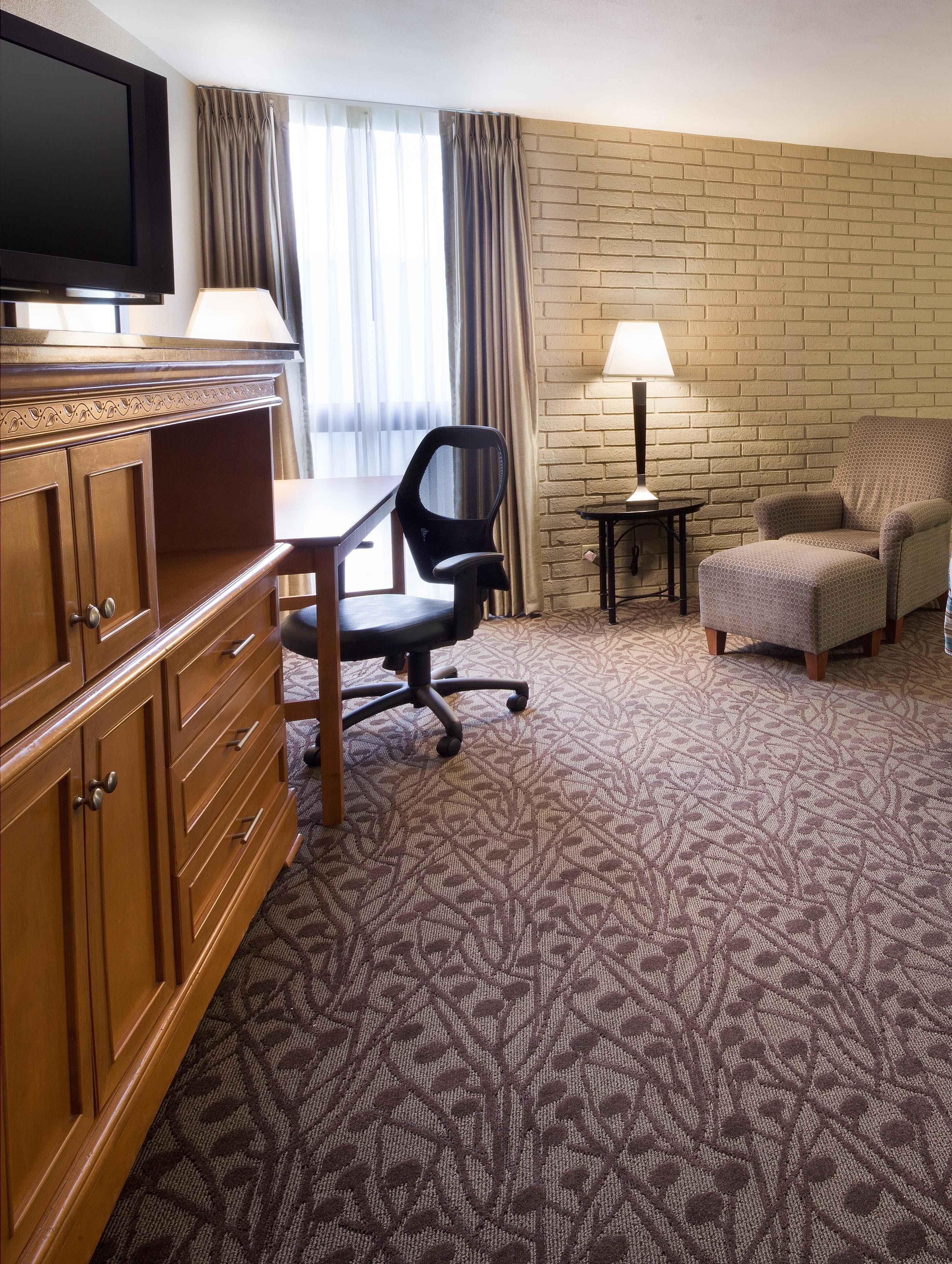 desk, iron/ironing board, free cots/infant beds, rollaway beds