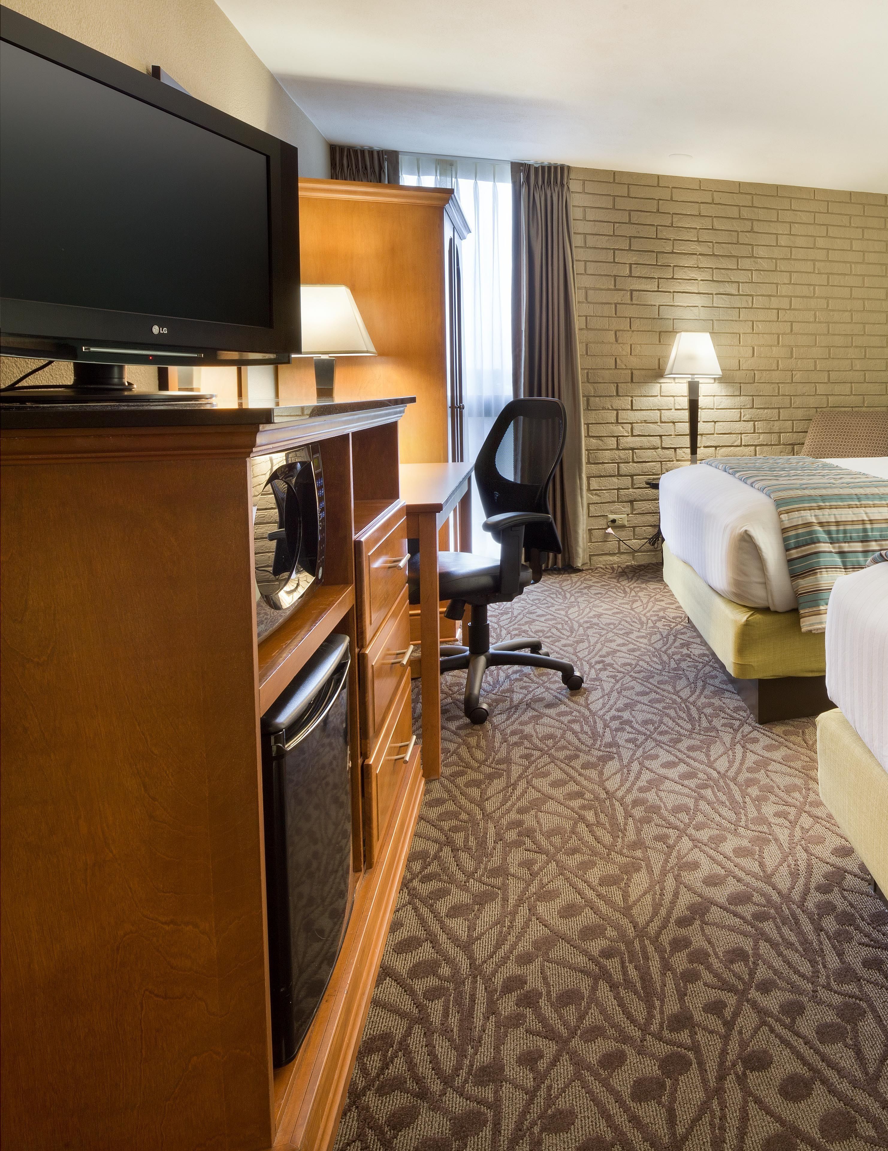 desk, iron/ironing board, free cots/infant beds, rollaway beds