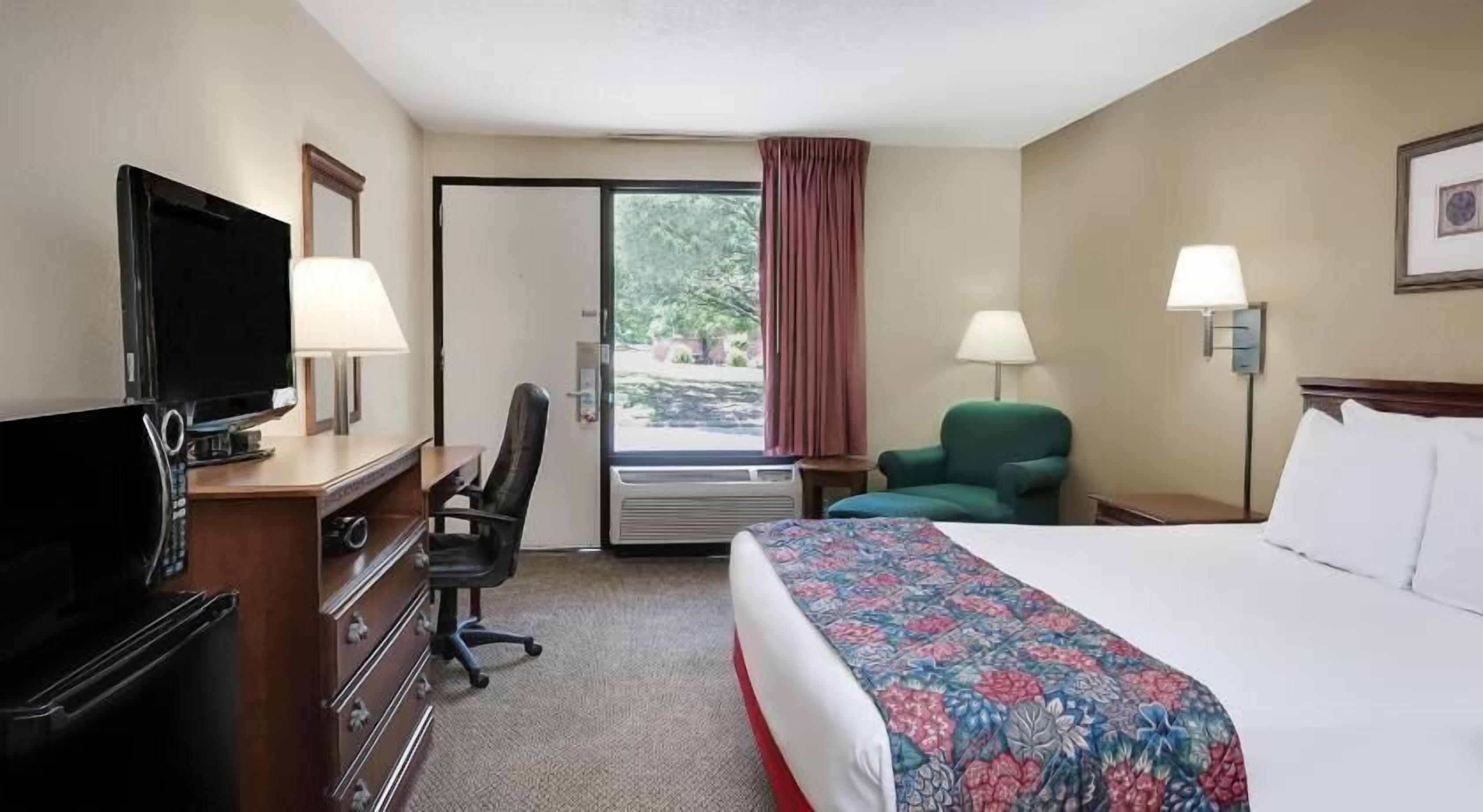 In-room safe, desk, iron/ironing board, free cribs/infant beds
