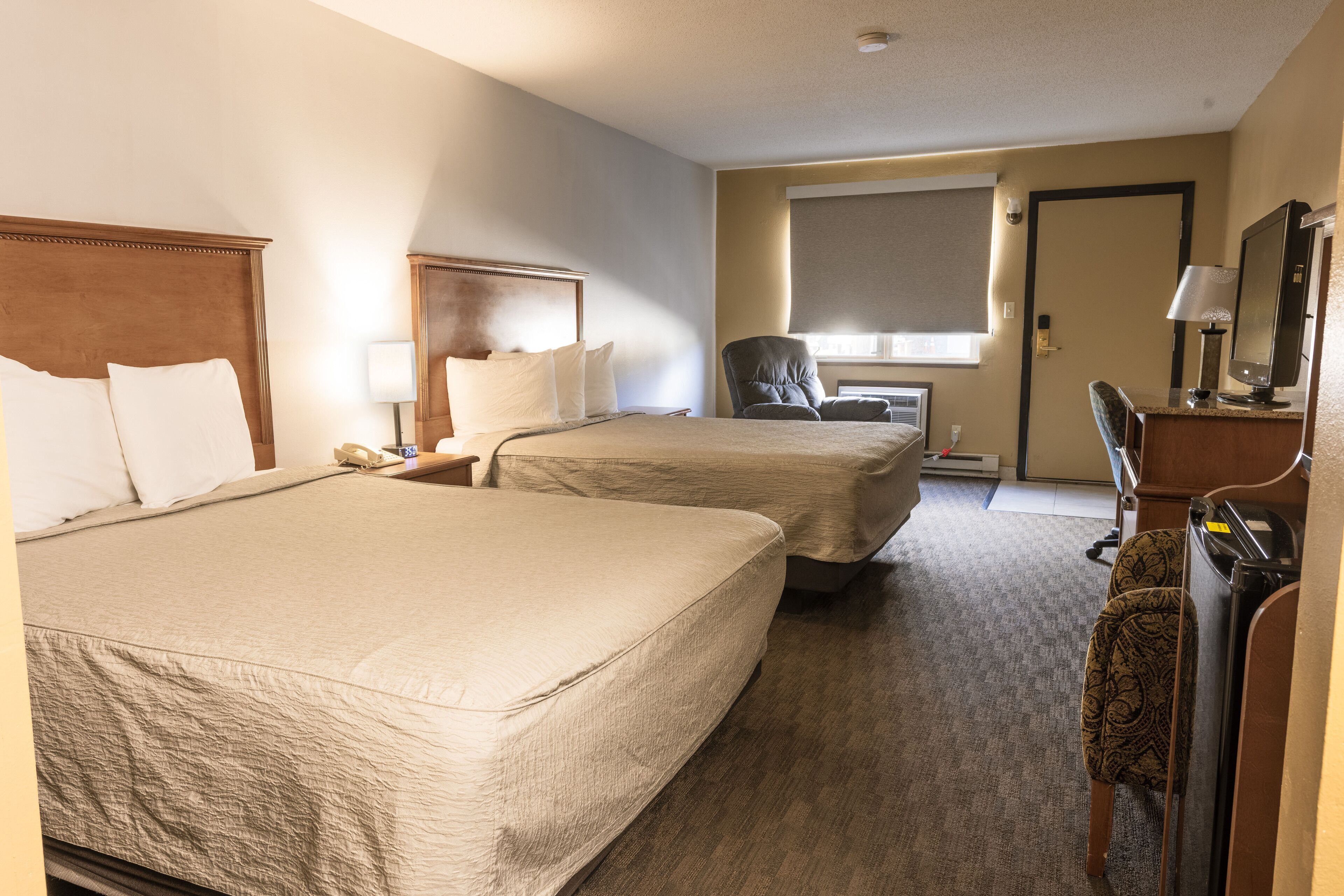 高級寢具、熨斗/熨衣板、免費無線上網、床單